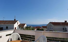 Apartment With Terace And Sea View Marica